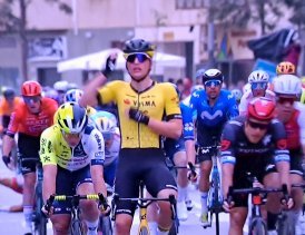 Olav Kooij wint sprint in Clasica de Almeria 2024